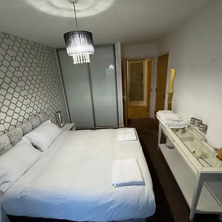 Walking Distance From Etihad And Coop Arena Parking Free Apartment Manchester Exterior photo